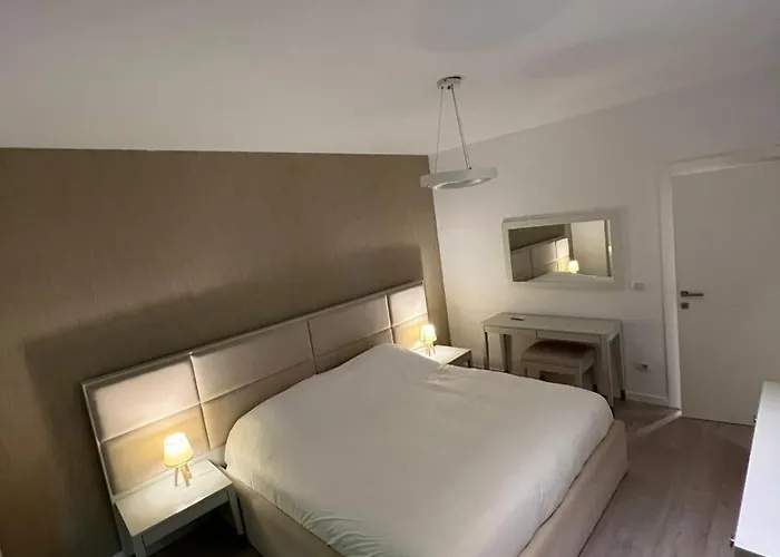 Loft Living ティラナ