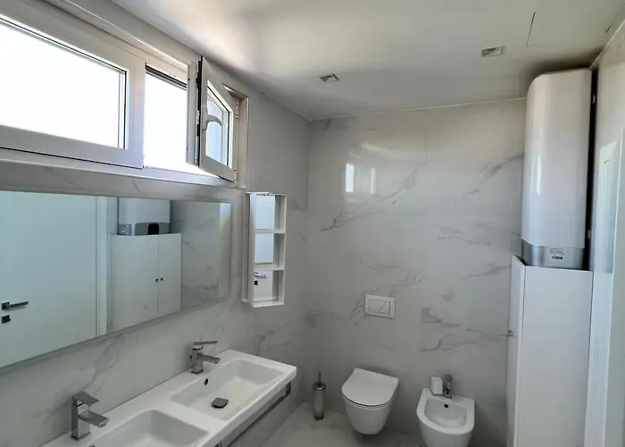 Loft Living 地拉那